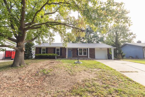 622 Meadowbrook Cir, MOBERLY, MO, 65270-3561 | Card Image