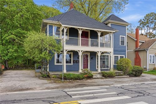 192 Washington Rd, Barrington, RI, 02806-1843 | Card Image