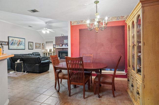 6813 Gregg Rd, House other with 3 bedrooms, 2 bathrooms and null parking in Krum TX | Image 8