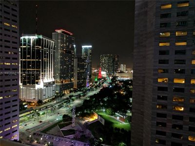 2702 - 335 S Biscayne Blvd, Condo with 1 bedrooms, 1 bathrooms and null parking in Miami FL | Image 2