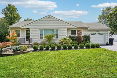 27 Pierce St, Nanuet, NY, 10954-3024 | Card Image