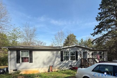 138 Stonewall Rd, WEYERS CAVE, VA, 24486-2217 | Card Image