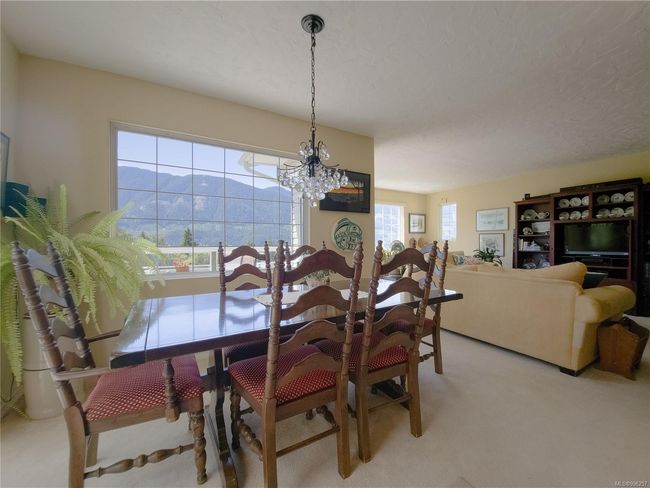 Dining area | Image 7