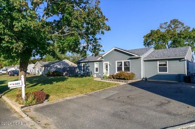 302 8th Street, House other with 3 bedrooms, 1 bathrooms and null parking in Barnegat NJ | Image 3