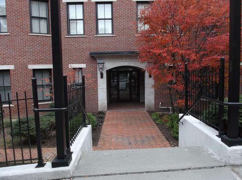 40 College St, Burlington, VT, 05401-4473 | Card Image