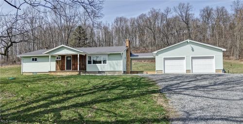 3265 Yorkview Rd Sw, New Philadelphia, OH, 44663-7535 | Card Image