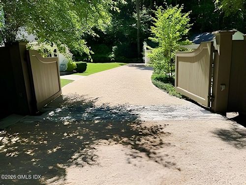 1102 Rock Rimmon Rd, Stamford, CT, 06903-1218 | Card Image