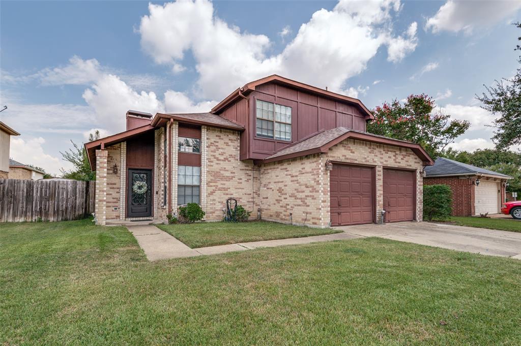 Barberry Dr, Arlington, TX 76018