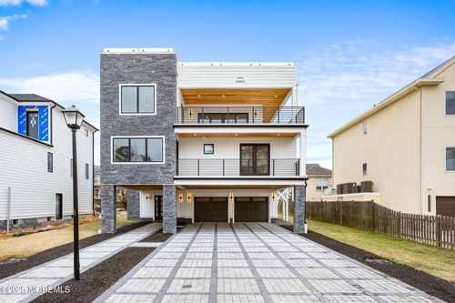 3 Island View Way, Sea Bright, NJ, 07760-2215 | Card Image