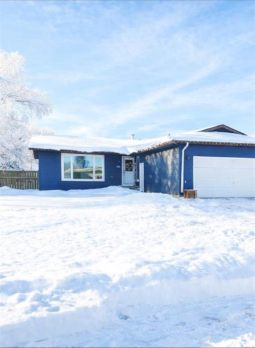 816 8th Ave, Rosthern, SK, S0K3R0 | Card Image