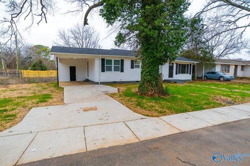 813 Meadow Dr Nw, Huntsville, AL, 35816-3833 | Card Image