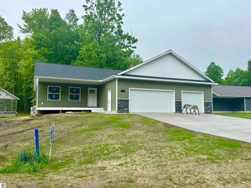 1092 Birmley Estates Dr, Traverse City, MI, 49696-8838 | Card Image