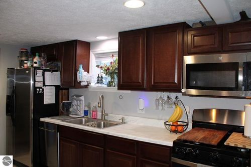 207 Division St, Kalkaska, MI, 49646-9444 | Card Image