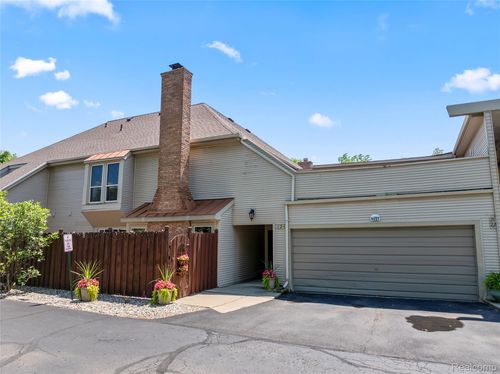 apt-21-8127 Colony Dr, Grosse Ile, MI, 48138-1727 | Card Image