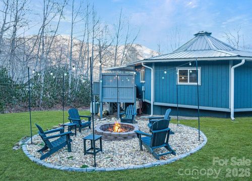 180 Hemlock Loop, Maggie Valley, NC, 28751-9641 | Card Image
