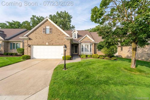 62910 Walker Ct, Washington Township, MI, 48094-1554 | Card Image