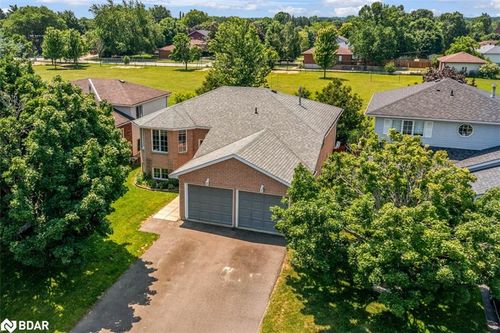 32 Ritchie Cres, Elmvale, ON, L0L1P0 | Card Image