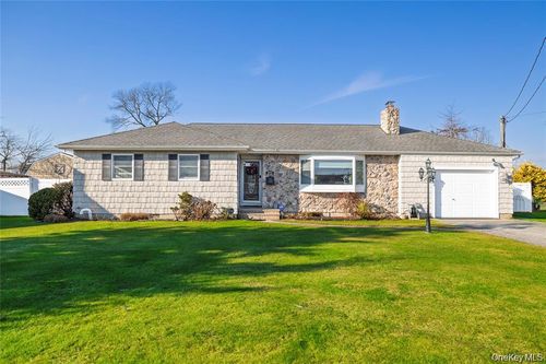 272 Baylawn Ave, Copiague, NY, 11726-5006 | Card Image