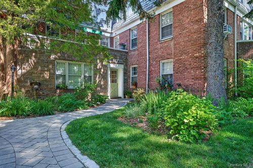 1f-74 Pinewood Rd, Hartsdale, NY, 10530-1639 | Card Image