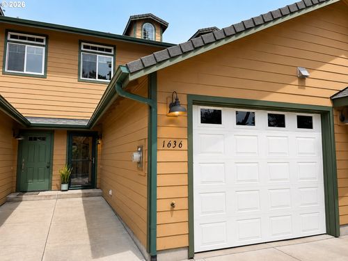 1636 32nd St, Florence, OR, 97439-9516 | Card Image