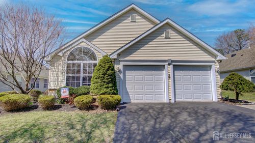 20 Winding River Rd, Lakewood, NJ, 08701-5733 | Card Image