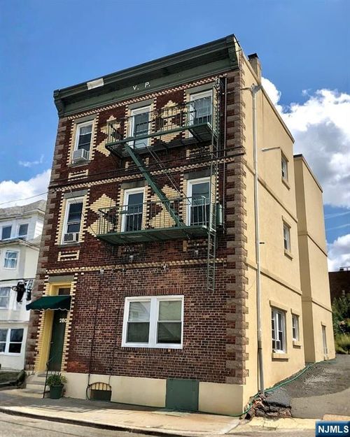 280 Macarthur Ave, Garfield, NJ, 07026-1453 | Card Image
