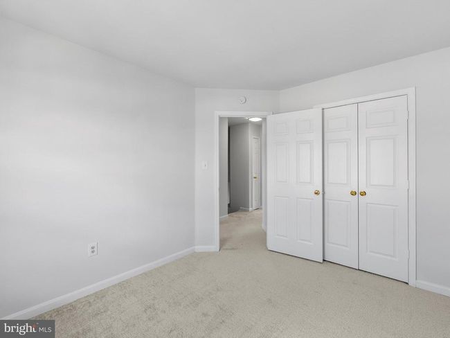 22937 Whitehall Ter, Townhouse with 4 bedrooms, 3 bathrooms and null parking in STERLING VA | Image 15