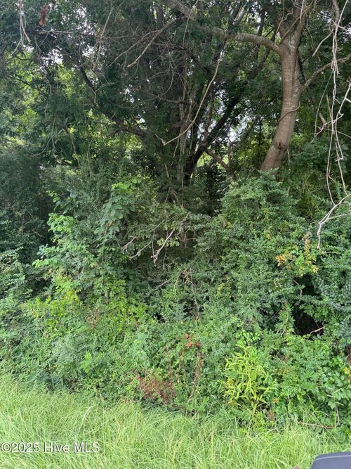 185 Sawyer Town Rd, Moyock, NC, 27958-8689 | Card Image