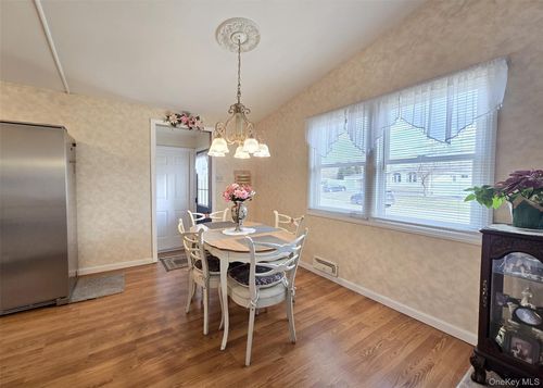 32 Dennis Dr, Ronkonkoma, NY, 11779-4305 | Card Image