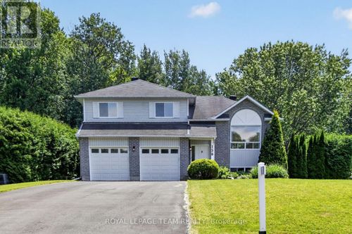 158 Oakwood Dr, Rockland, ON, K4K1K9 | Card Image