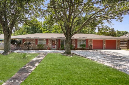 226 Boggs Cir, Long Beach, MS, 39560-5807 | Card Image