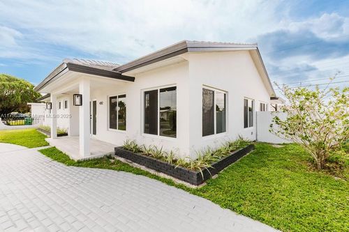 4202 Sw 98th Ave, Miami, FL, 33165-5133 | Card Image
