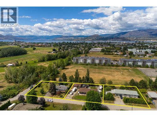 3240 St Amand Rd, Kelowna, BC, V1W3P1 | Card Image
