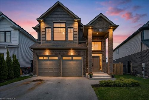 153 Susan Dr, Fonthill, ON, L3E0B2 | Card Image