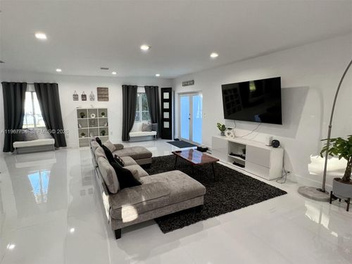 1453 Nw 70th St, Miami, FL, 33147-7003 | Card Image