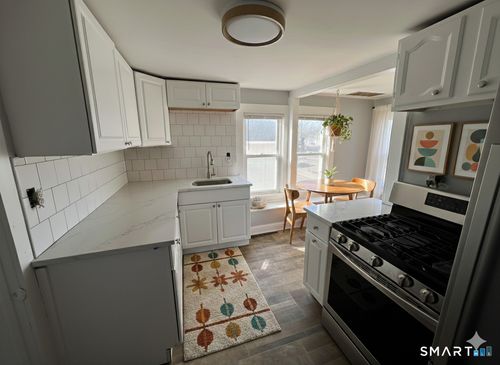 d-121 Hawley Ave, Milford, CT, 06460-8000 | Card Image