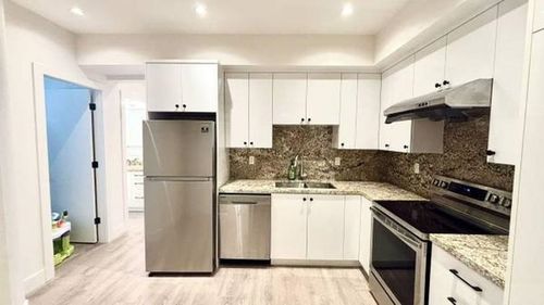 418 E 12th Street, North Vancouver, BC, V7L2K3 | Card Image