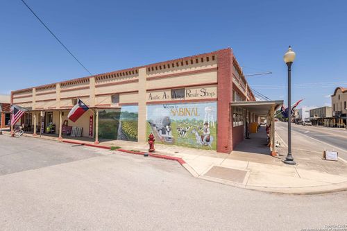 301 S Center St, Sabinal, TX, 78881 | Card Image