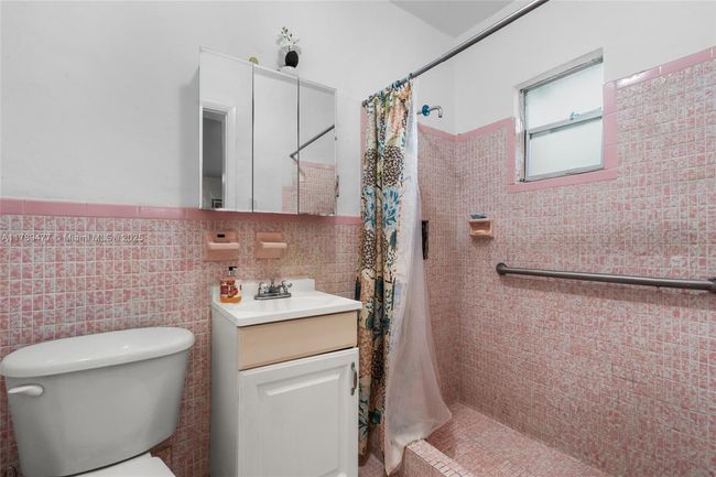 426 Sw 26 Th Rd, House other with 4 bedrooms, 3 bathrooms and null parking in Miami FL | Image 40