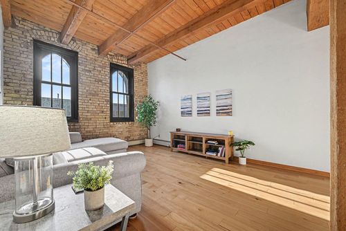 apt-507-400 N 1st St, Minneapolis, MN, 55401-1394 | Card Image