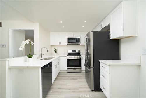 212-1501 Brea Blvd, Fullerton, CA, 92835-3942 | Card Image