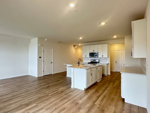 5949 Hawkweed Dr, Naperville, IL, 60564-1053 | Card Image