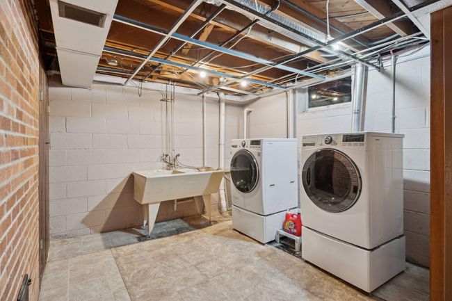 Laundry Room | Image 23