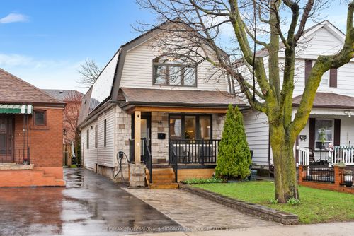 18 Bayliss Avenue, North York, ON, M6N4P3 | Card Image