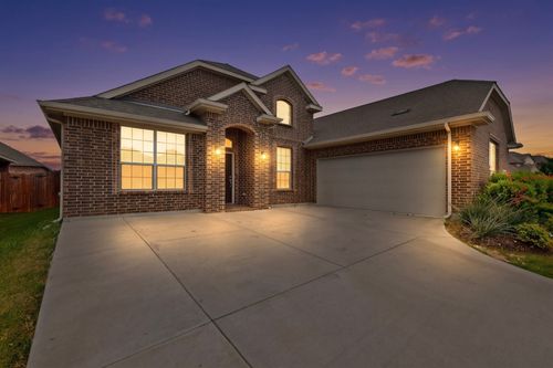 7811 Links Dr, Arlington, TX, 76001-6597 | Card Image