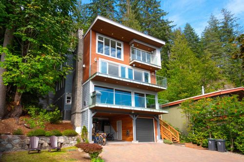 2867 Panorama Dr, North Vancouver, BC, V7G1V7 | Card Image
