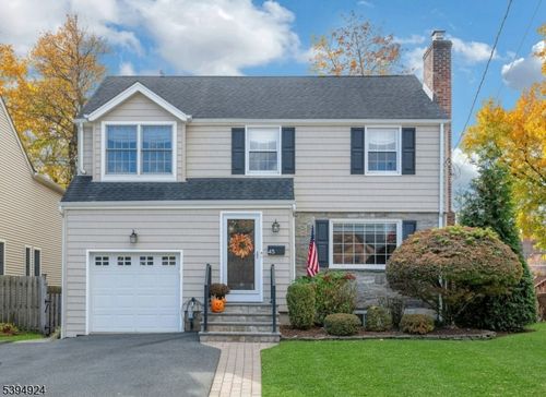 45 E Reid Pl, Verona, NJ, 07044-1927 | Card Image