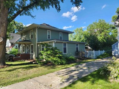 915 N Washington Avenue, Home with 3 bedrooms, 1 bathrooms and 2 parking in Mason City IA | Image 2