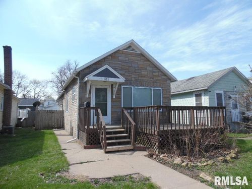 631 6th Ave S, Clinton, IA, 52732-4611 | Card Image