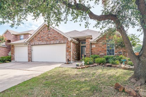 4002 Silver Lake Trl, Heartland, TX, 75126-8189 | Card Image